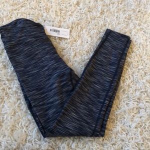 NWT outdoor voices strate 7/8 legging in Indigo XS